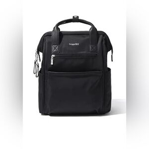 Baggallini Soho Backpack. Black.